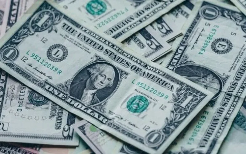 تراجع الدولار اليوم الجمعة 23 يناير مقابل الجنيه في البنوك والصرافة